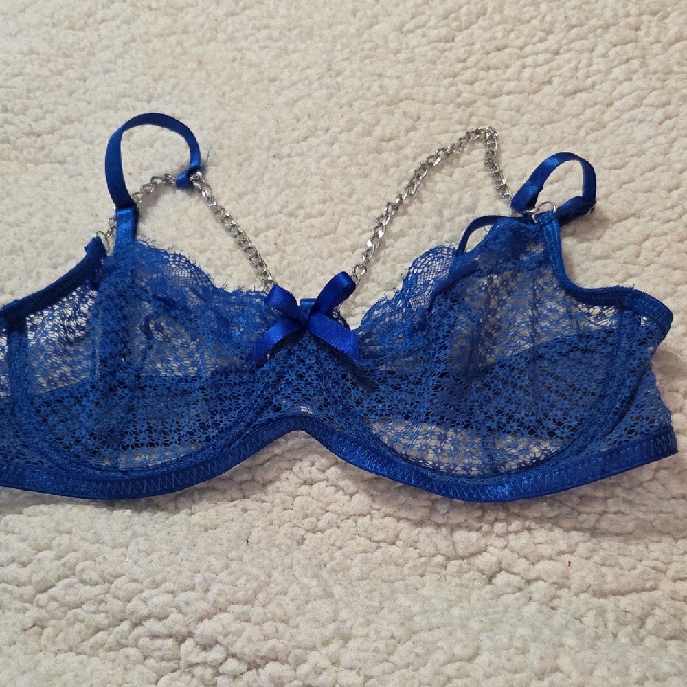 BLUE LACE BRA